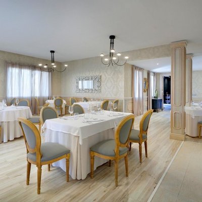 Grand Palladium Select Palace Living Example