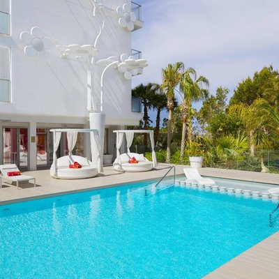 Five Flowers Hotel & Spa Pool