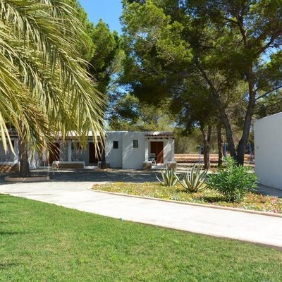 Bungalows Es Pins exterior view