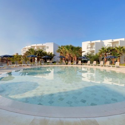 Grand Palladium Select Palace Pool